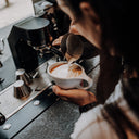 simon-and-bearns-coffee-roasters-cappuccino-latte-art